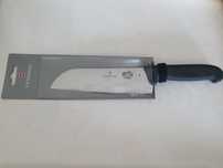 Кухонный профессиональный нож Victorinox Santoku 5.2523.17 Швейцария