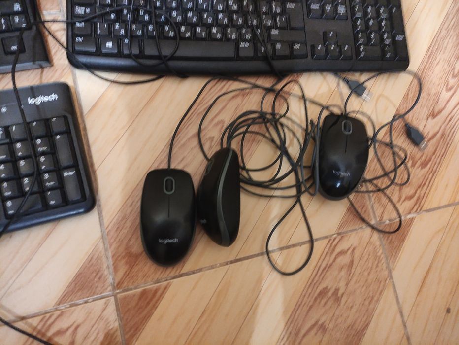 Клавіатура і мишка Logitech ціна за комплект.