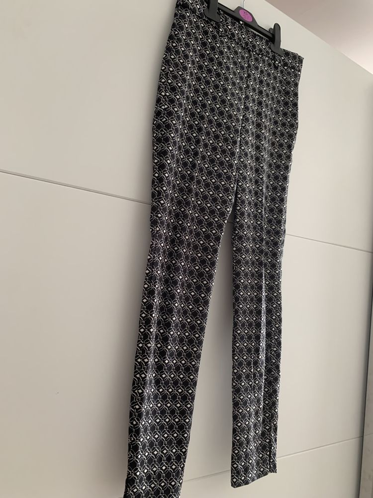 Spodnie cygaretki czarno białe H&M