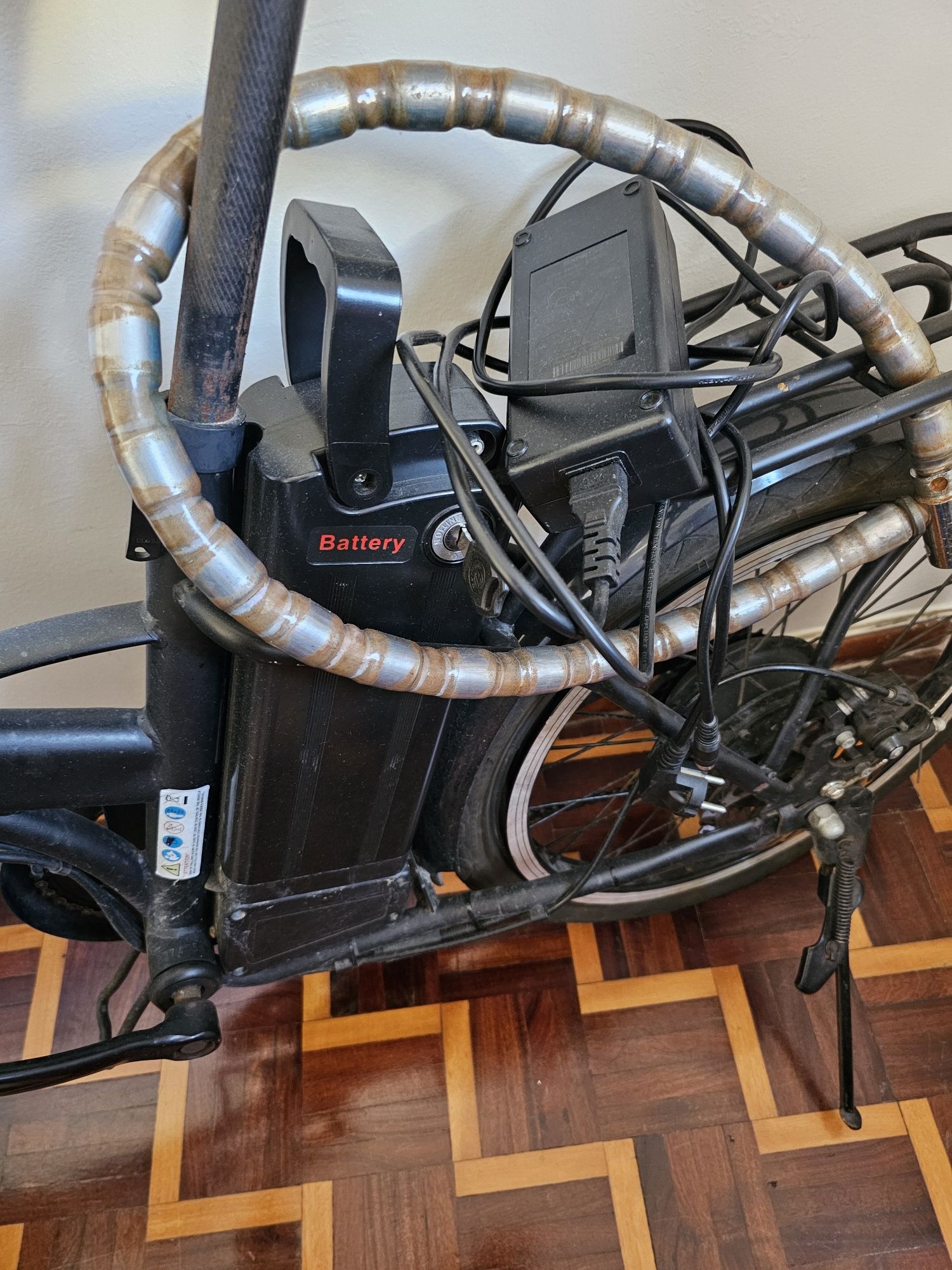 Bicicleta Elétrica Silver - Motion E25 (36V 250W) - 20\" Pneu