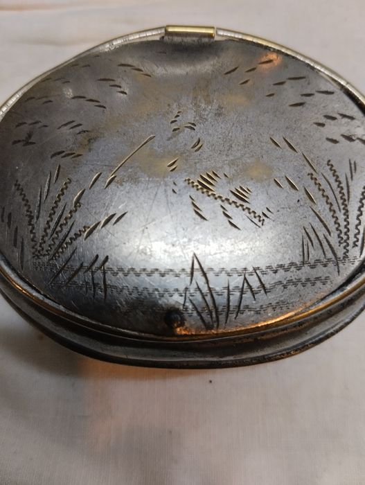 Caixa antiga para rapé em casquinha de prata