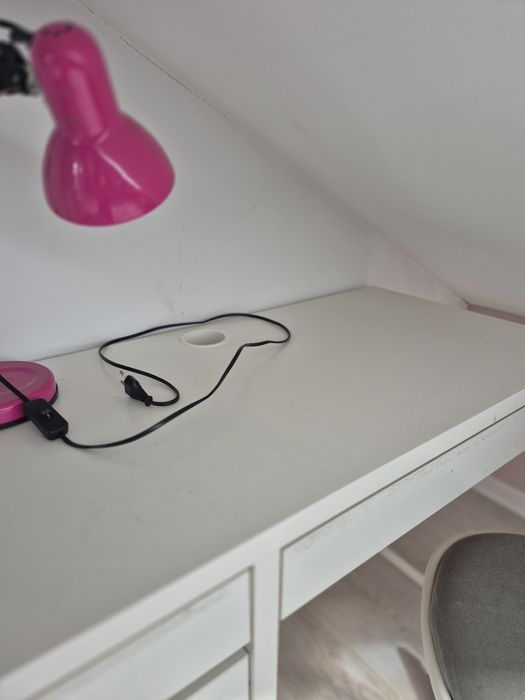 IKEA MICKE biurko z szafką 105x75x50 - BIAŁY