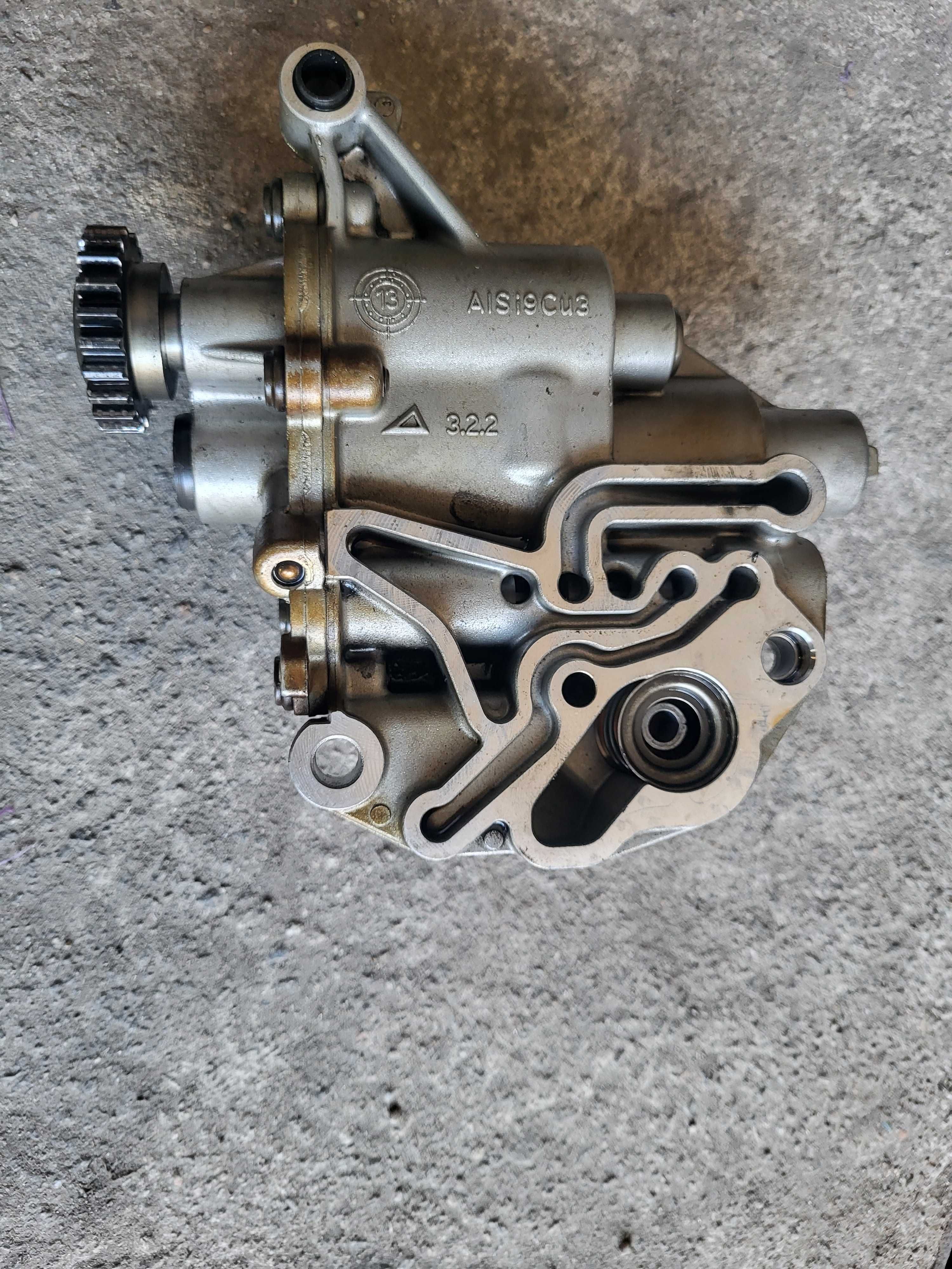 Масляный насос Audi 2.0 06H 115 105