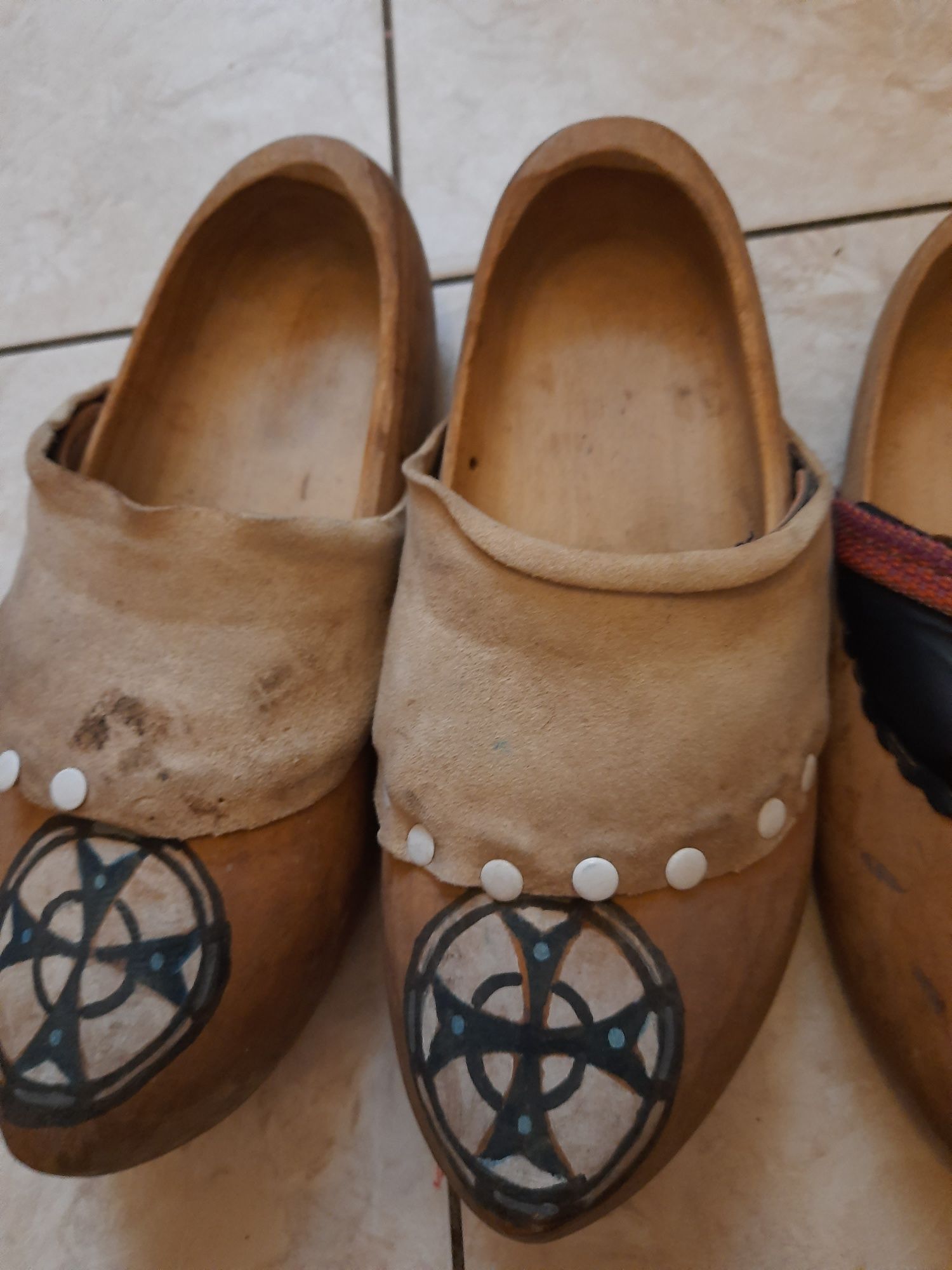 Męskie buty drewniaki