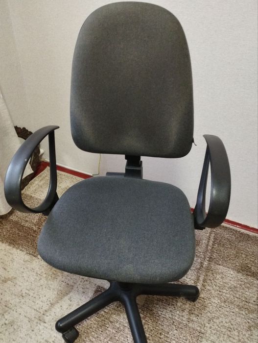 Крісло компʼютерне novi styla