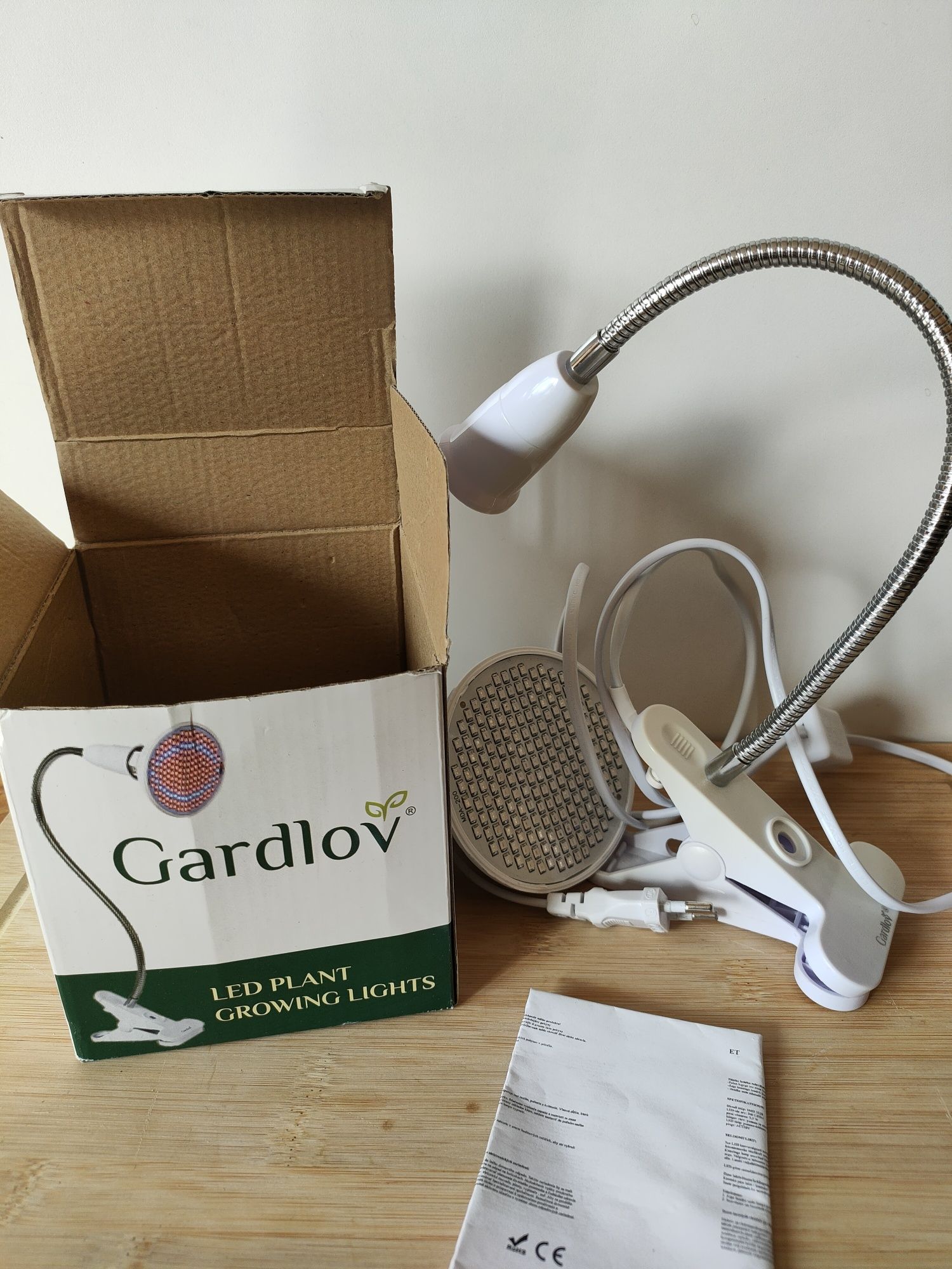 Lampka do roślin, oświetlenie do kwiatów