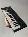 Komplete Kontrol M32 - Klawiatura od Native Instruments