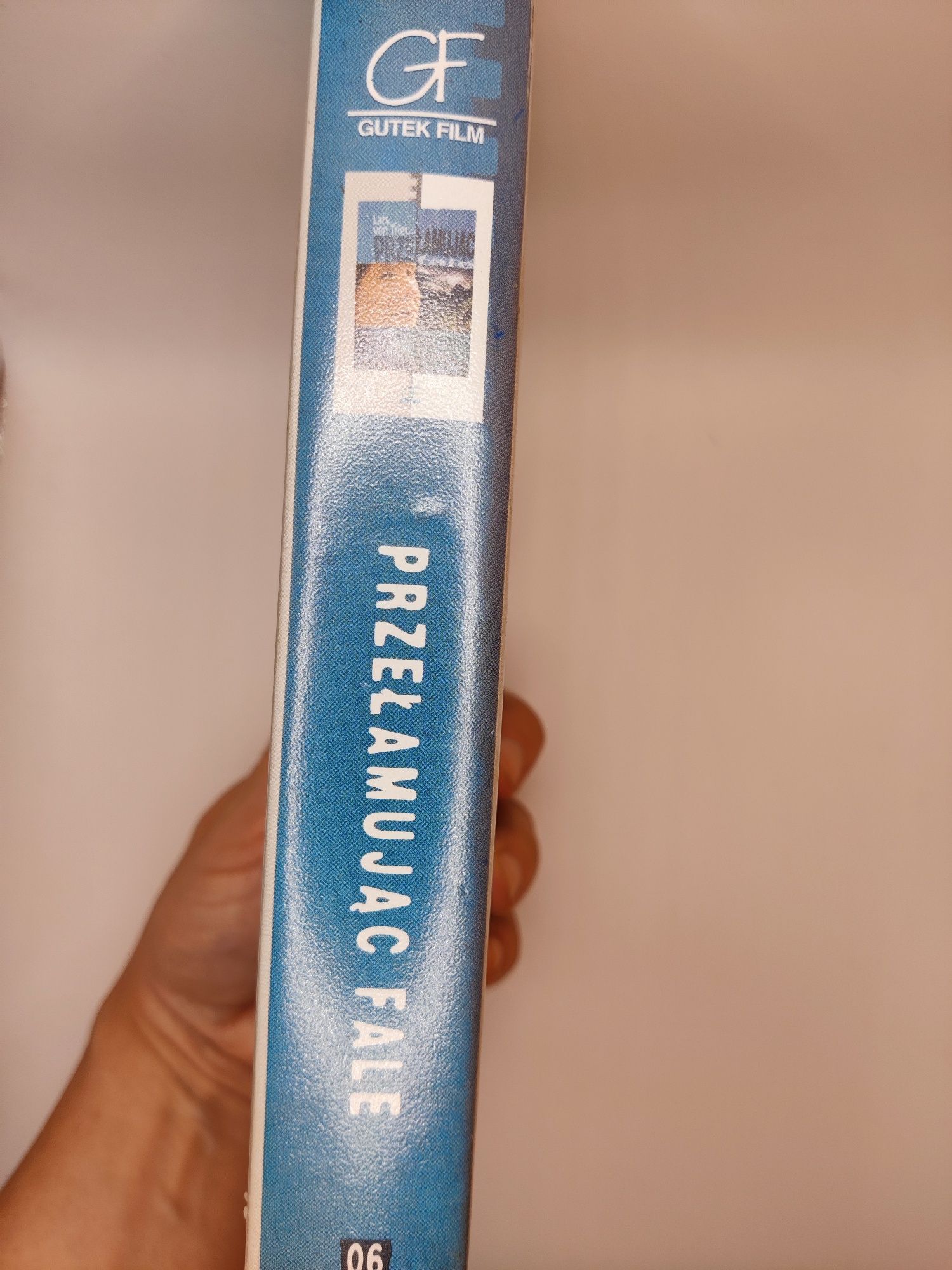 Film VHS Przełamując fale Lars von Trier
