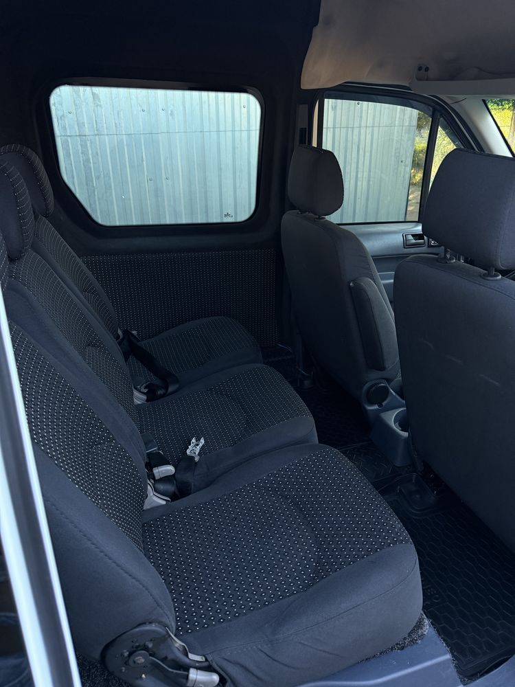 Автомобіль Ford Transit Connect
