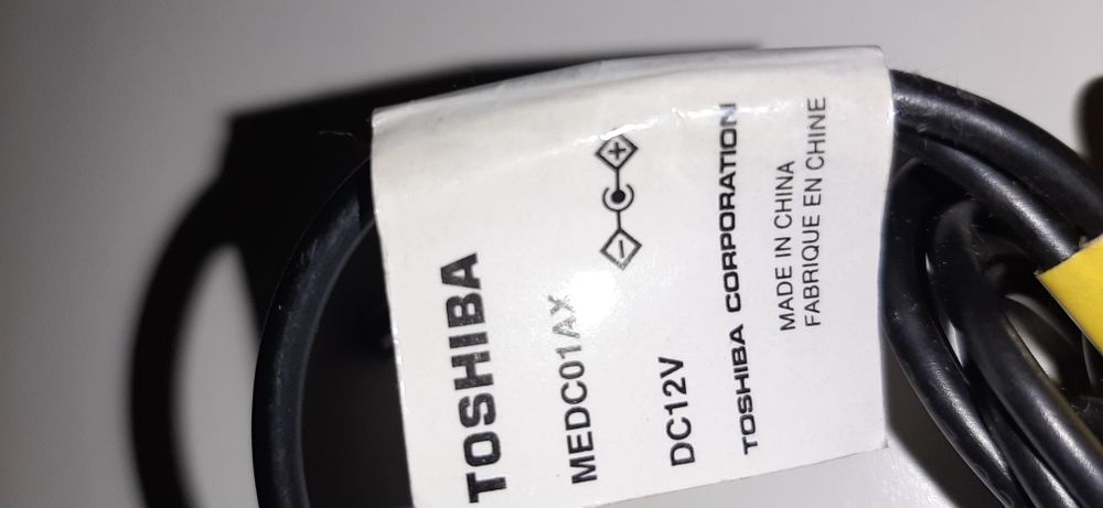 Carregador Toshiba Esqueiro Auto Novo Entrego em Alfragide e Benfica