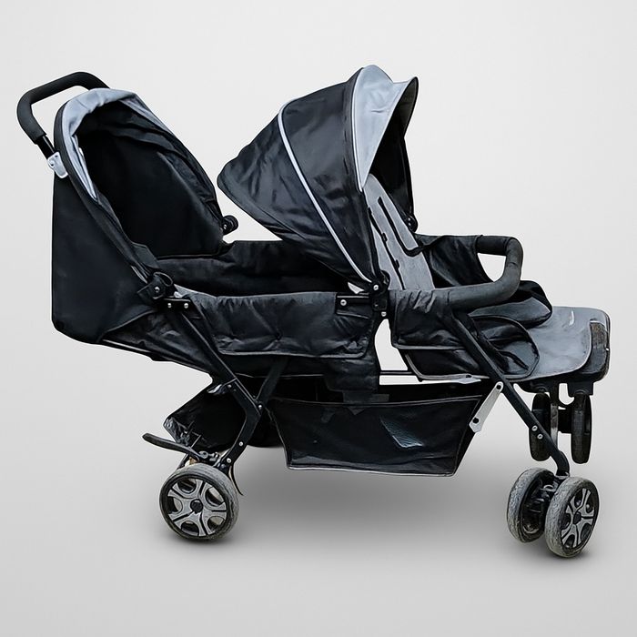 Wózek tandem z miękką gondolą.