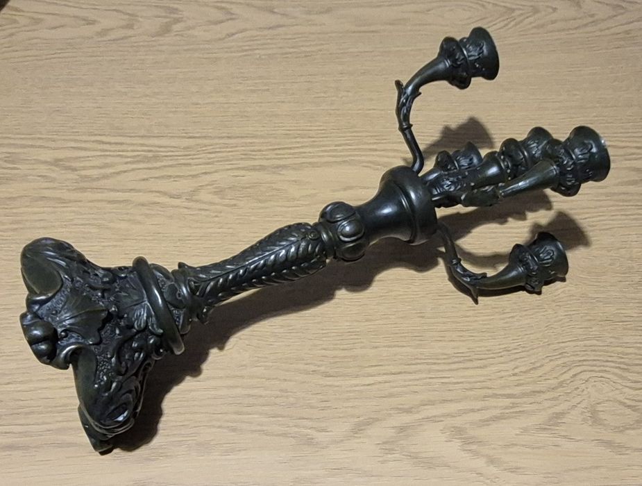 Piękny masywny świecznik pięcioramienny