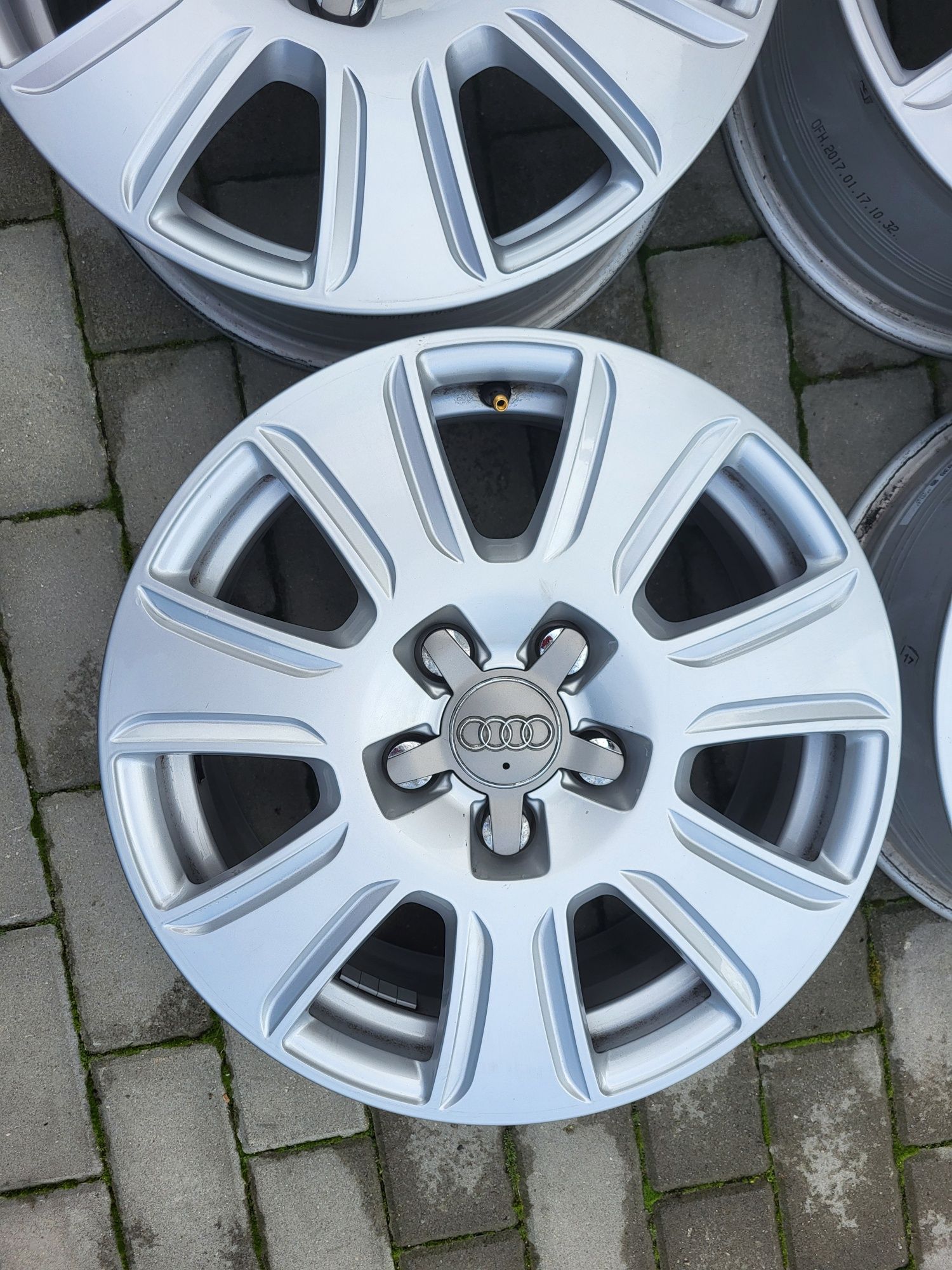 Felgi 6.5Jx16x ET33 Audi Q3 Q2 A3 8V A6 C6 A4 B7 Passat B6 B8