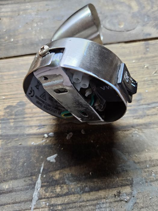 Lampka kinkiet na żarówki zwykle i led.