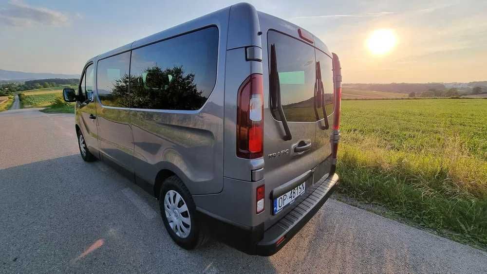 Wynajem Busa Renault Trafic 9-cio osobowego / Winiety Czechy i Austria