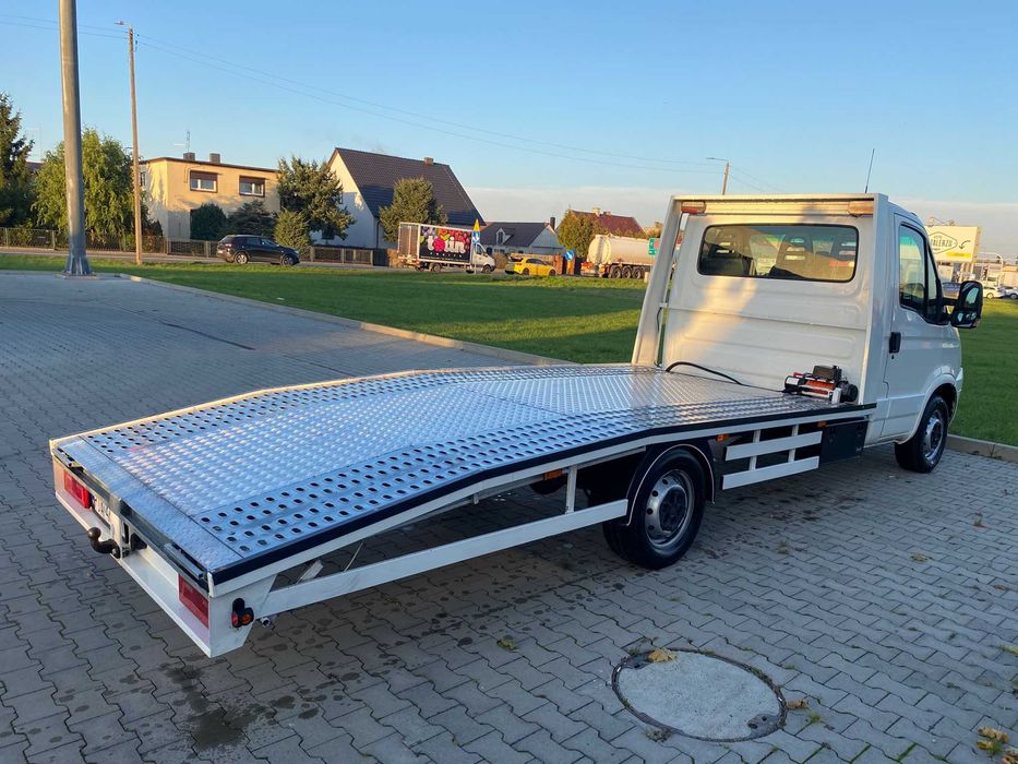 IVECO DAILY Autolaweta Najazd Nowy najzad wciagarka oświetlenie led