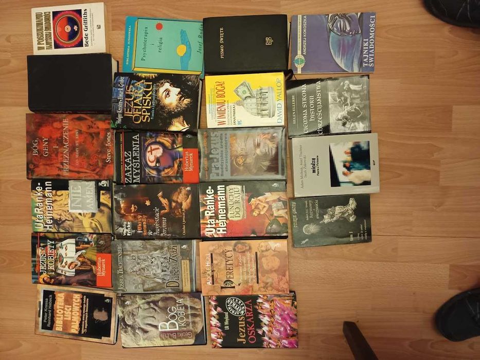 Zbiór książek: 500+ książek + zestawy PUZZLE (6) + mapy i czasopisma.