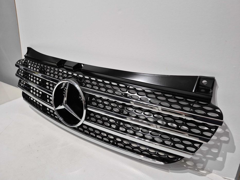 Mercedes Viano (W639) 03-10 Grill atrapa zderzaka nowa oryginalna