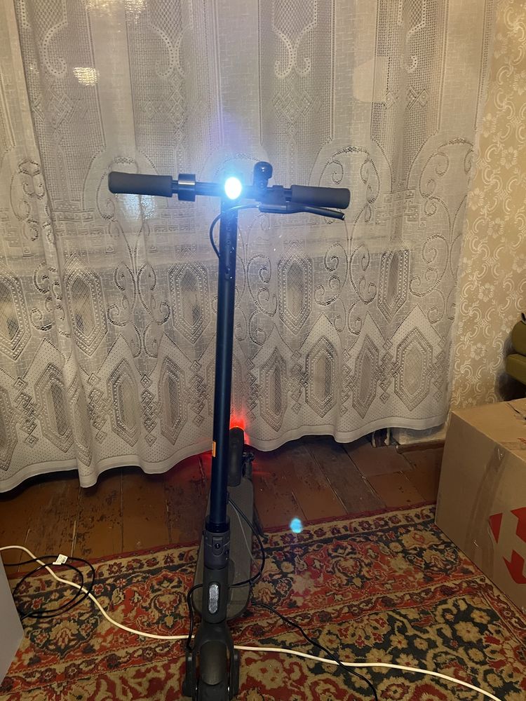 Продам електро самокат xiaomi