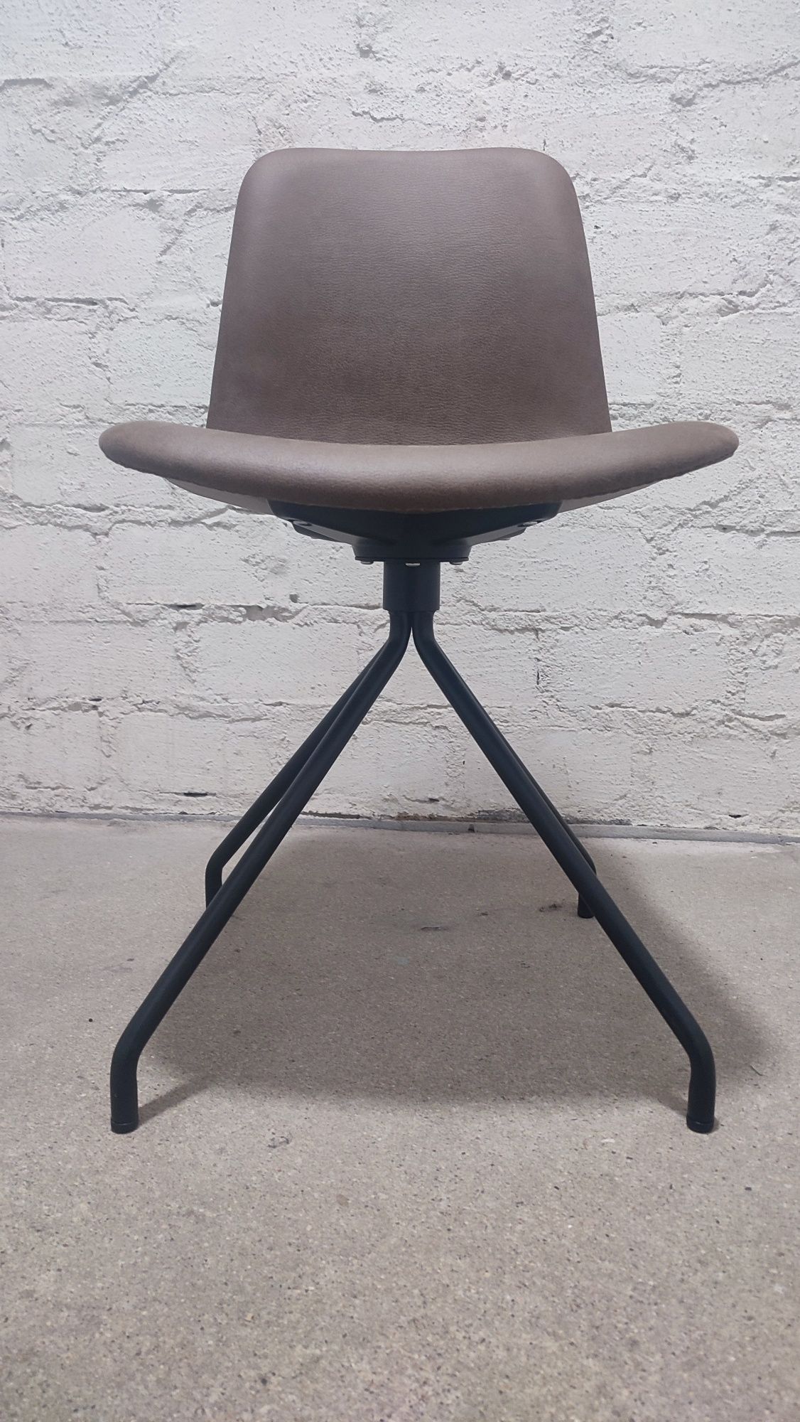 Krzesło tapicerowane nowoczesne eko skóra brązowa