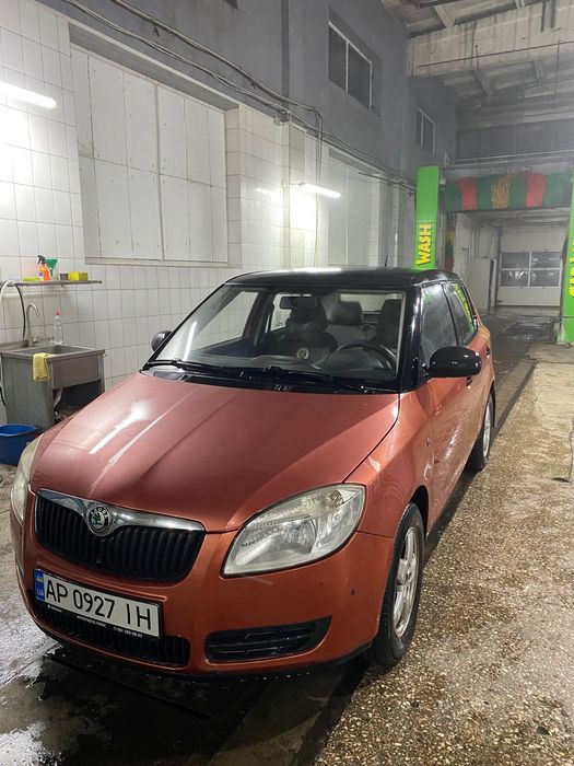 Продам автомобіль Skoda Fabia 1/2