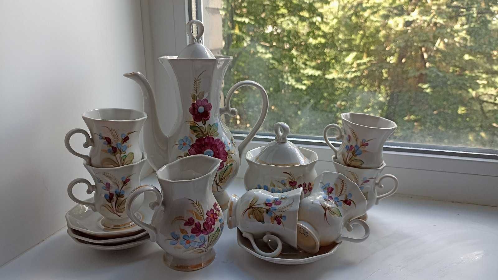 Сервізи, продам різні сервізи
