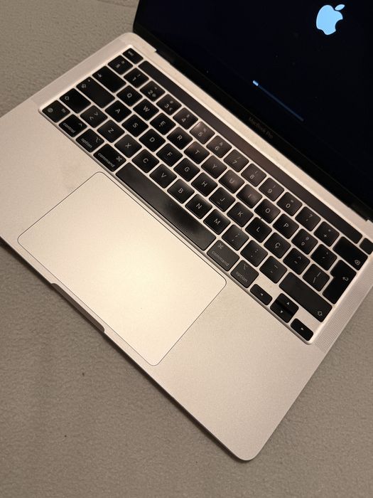 Macbook pro M1 13” 8gb RAM 256