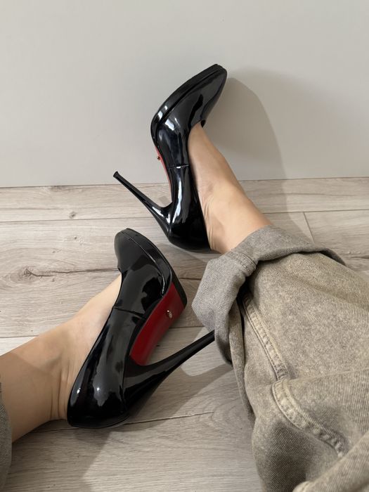 Жіночі туфлі-човники на підборах чорні lino marano