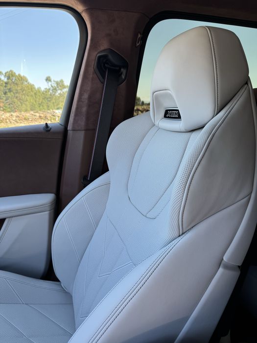 BMW XM 50E plug-in