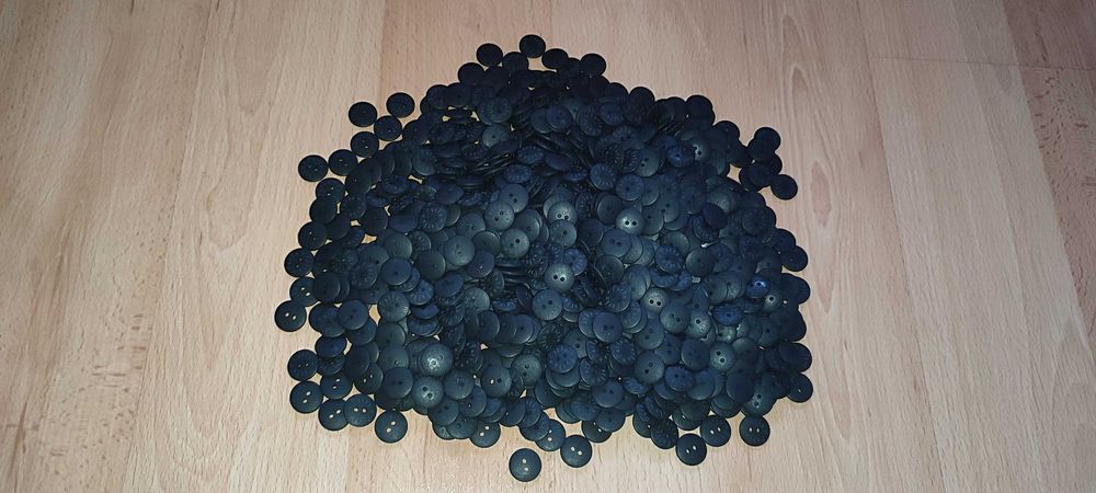 Guziki plastikowe czarne