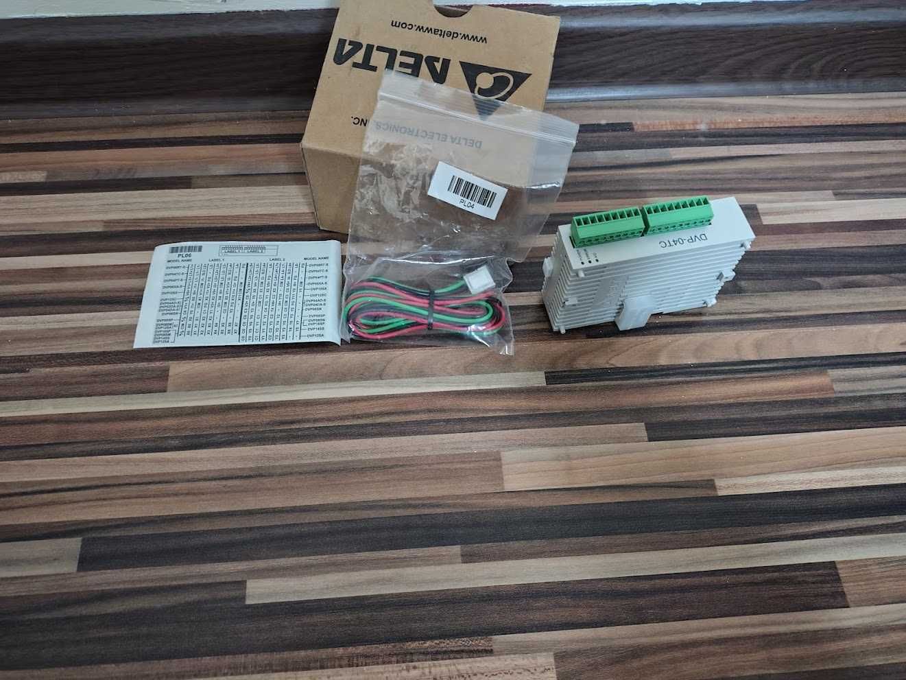Moduł do regulacji temperatury Delta Electronics DVP04TC-S