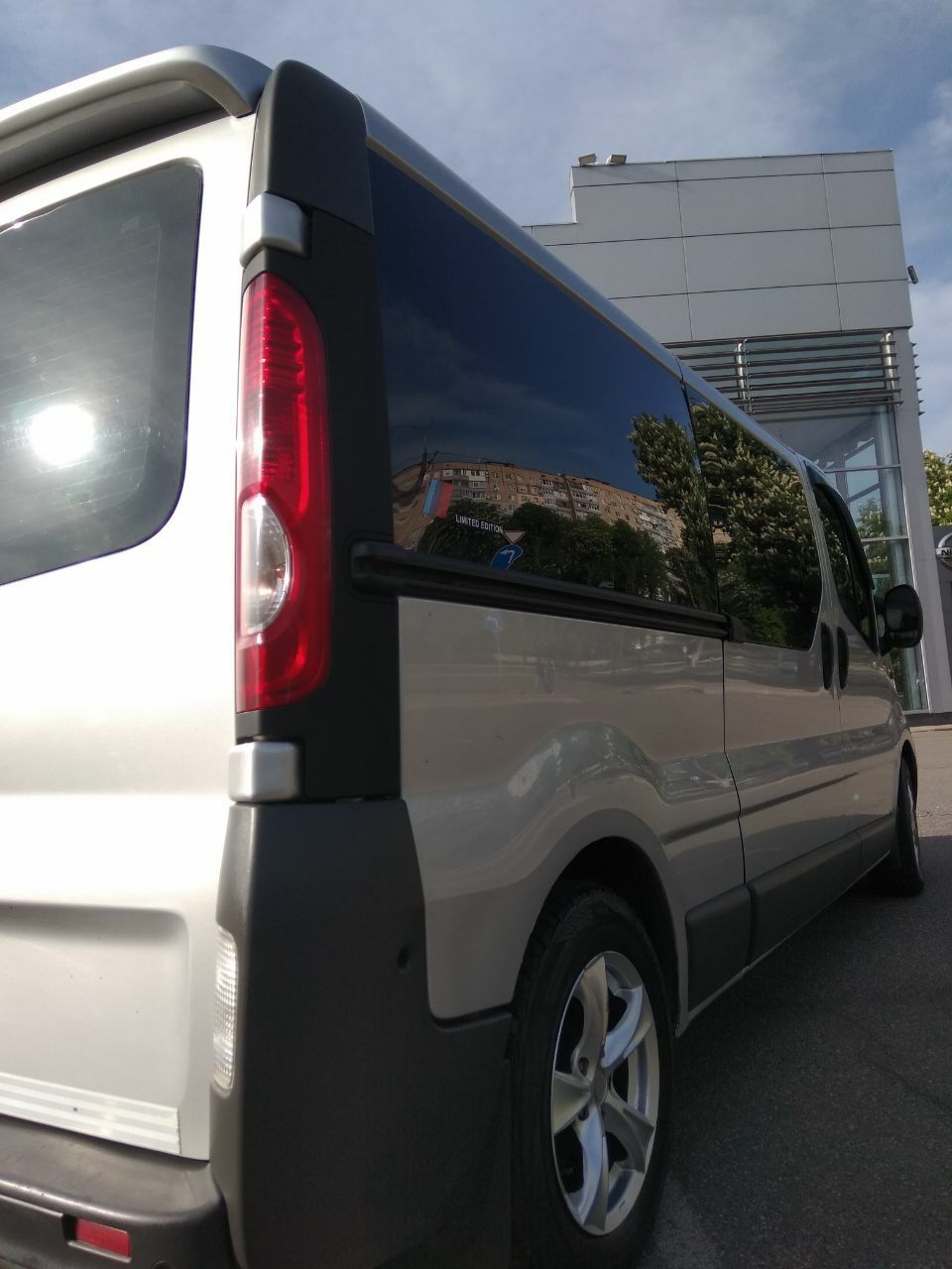 Продам Opel Vivaro Long 2.5