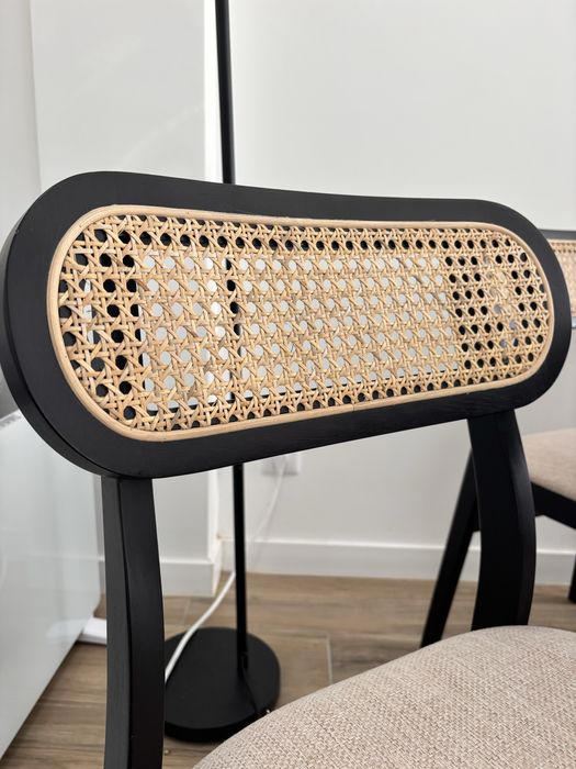 Mesa e Cadeiras - SKLUM