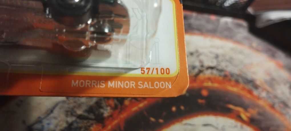 Morris Minor Salon ( matchbox)