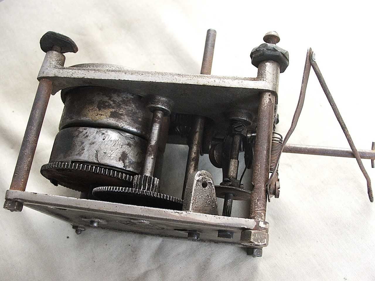 Mechanizm starego patefonu