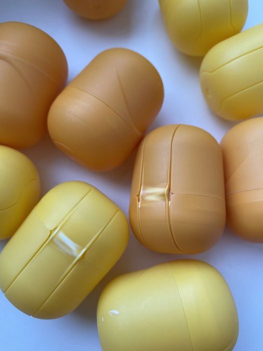 Капсули від Кіндер Сюрприз