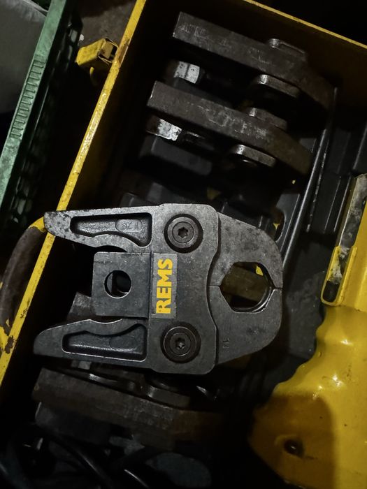 Maquina cravar rems power press 2000