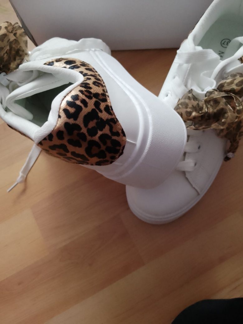 Nowe piękne buty z dodatkiem panterki 37