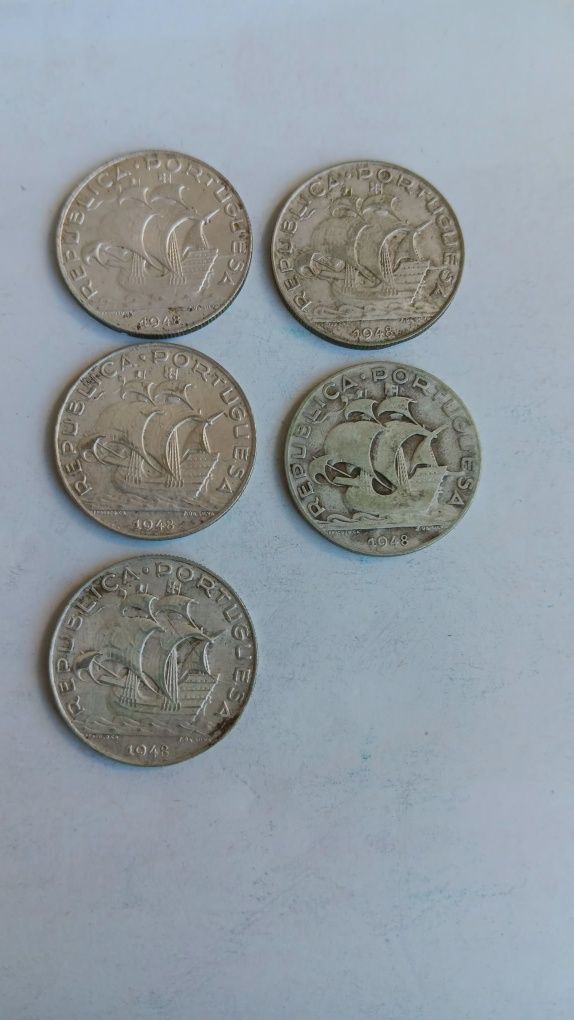 21 moedas prata de 5 escudos, caravelas