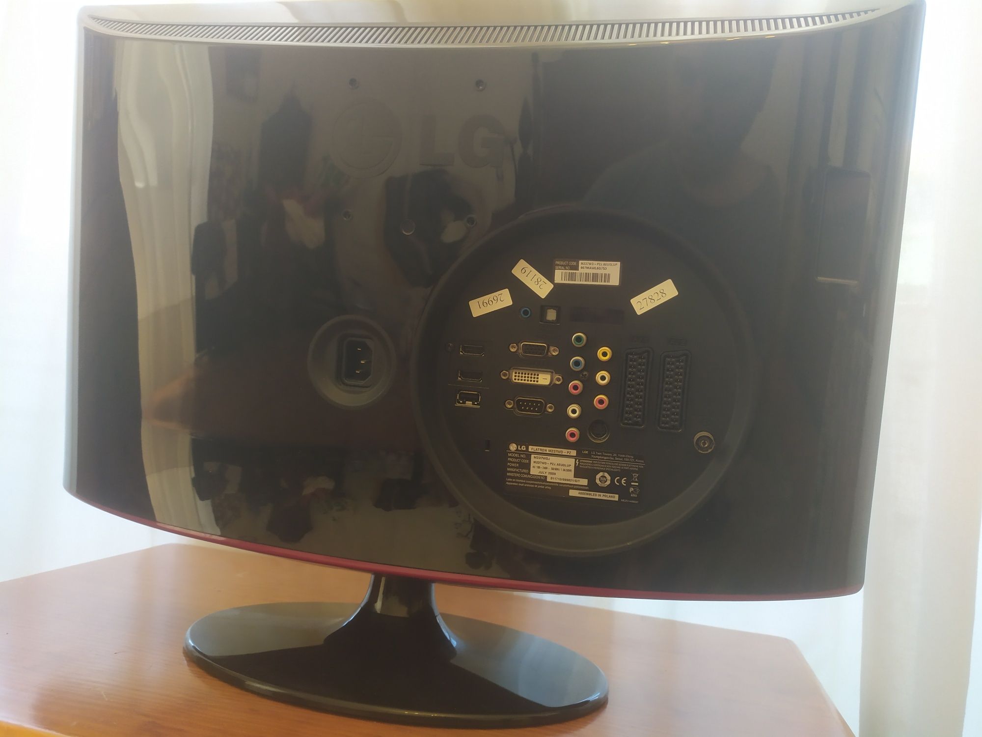 Televisão LG flatron m237wd-pz para aproveitamento de peças