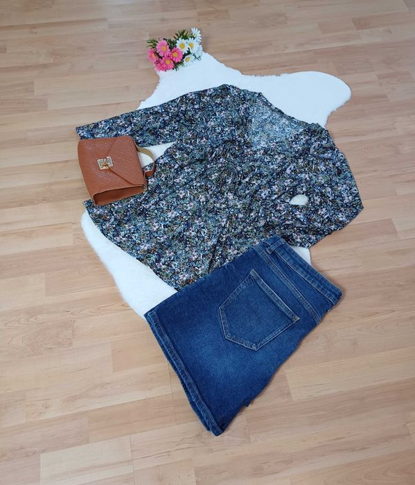 Wielobarwna bluzka damska rozmiar L ze wzorem z marszczeniem na lato