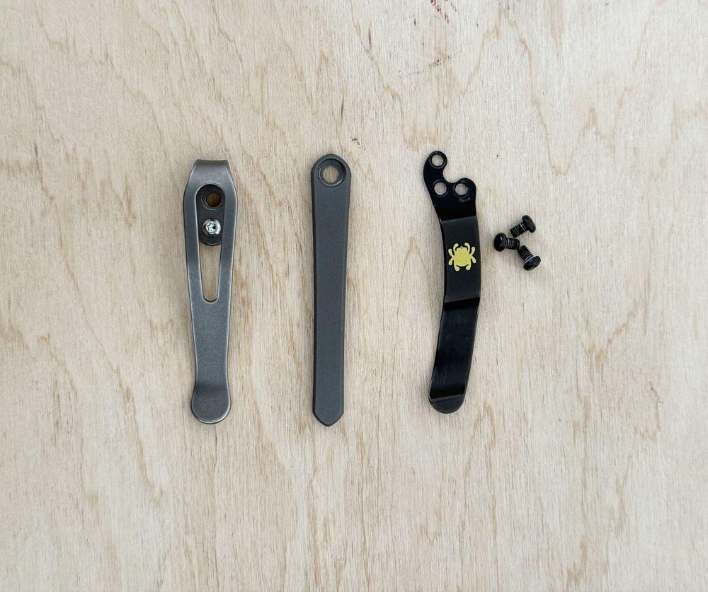 Титанові кліпси MXG для складних ножів Chris Reeve,та 1 Spyderco