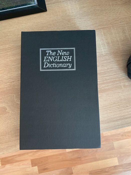 Sejf książka kasetka na pieniądze metalowa skrytka słówek skarbonka