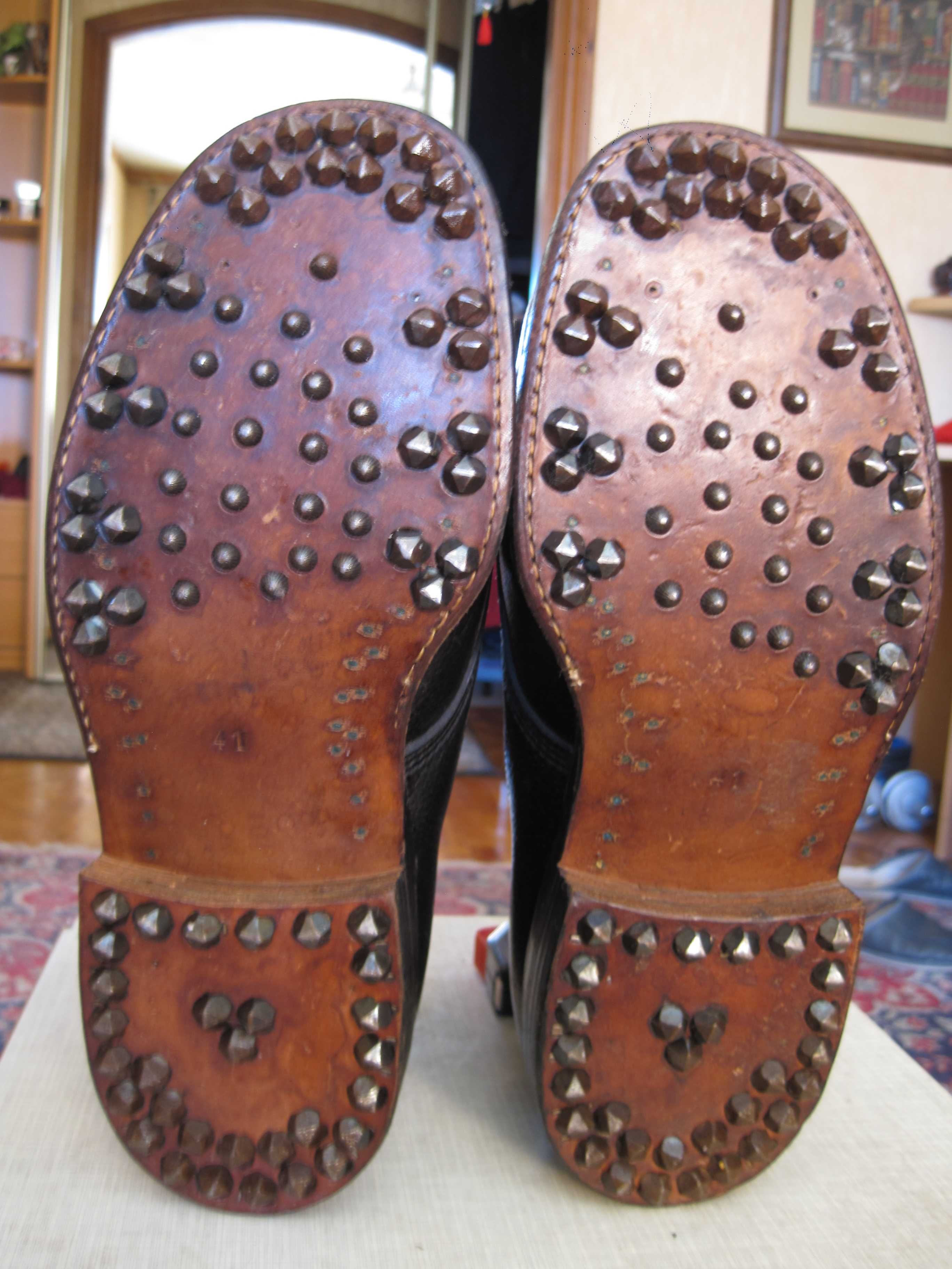 Ботинки горные с шипами 60-70-х годов