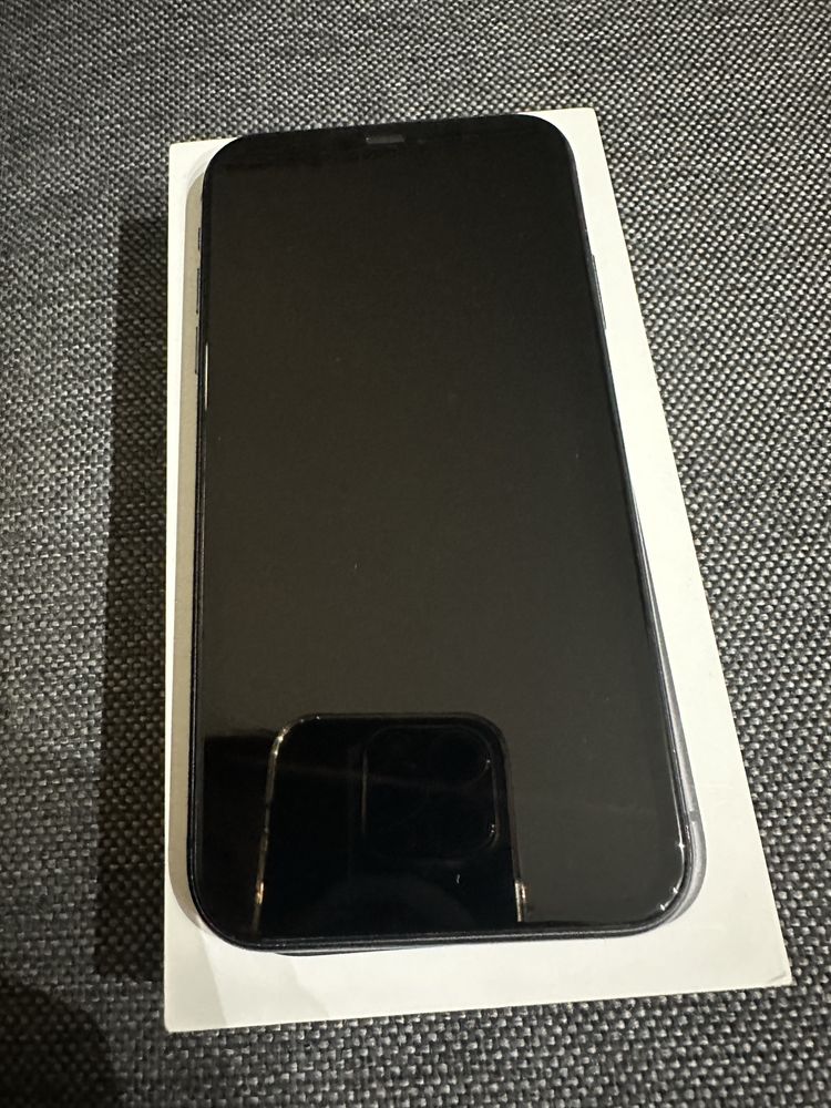 iPhone 11 64 GB Czarny Komplet