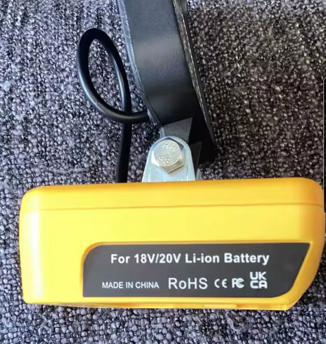 Lampa LED do baterii Dewalt