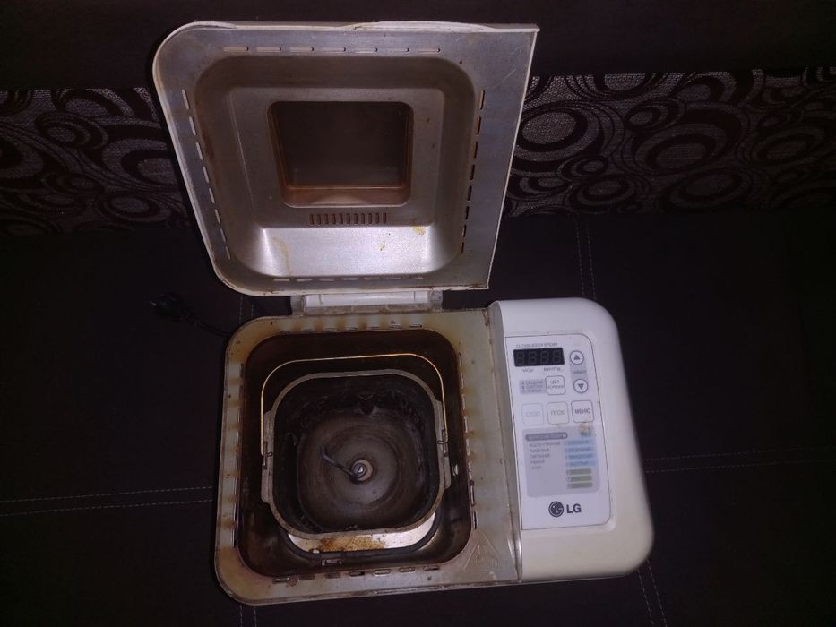 Хлебопечка LG ..