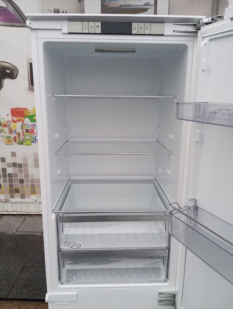 Встраиваемый холодильник Grundig K56300 No-Frost 177см INVERTER A+++
