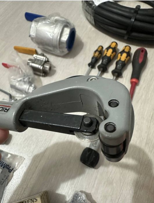 Продам Труборез с закрытой подачей RIDGID (66742) для труб 6-35мм