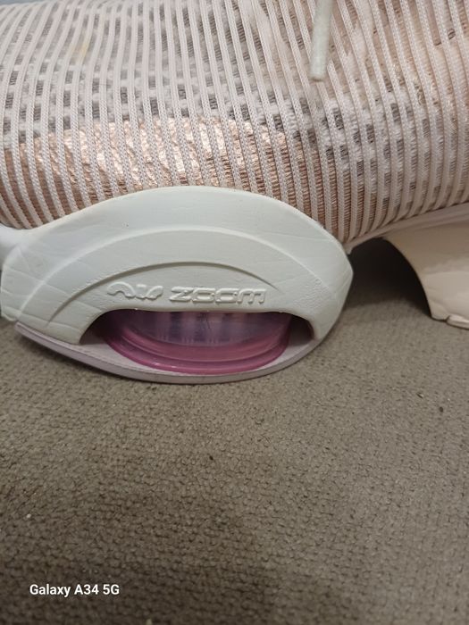 Кроссовки Nike б/у